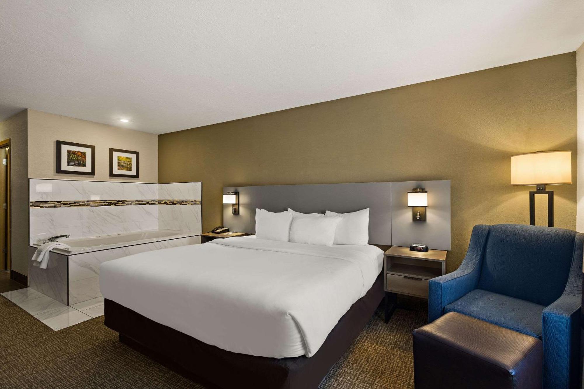 Comfort Inn Huntington Near University Экстерьер фото