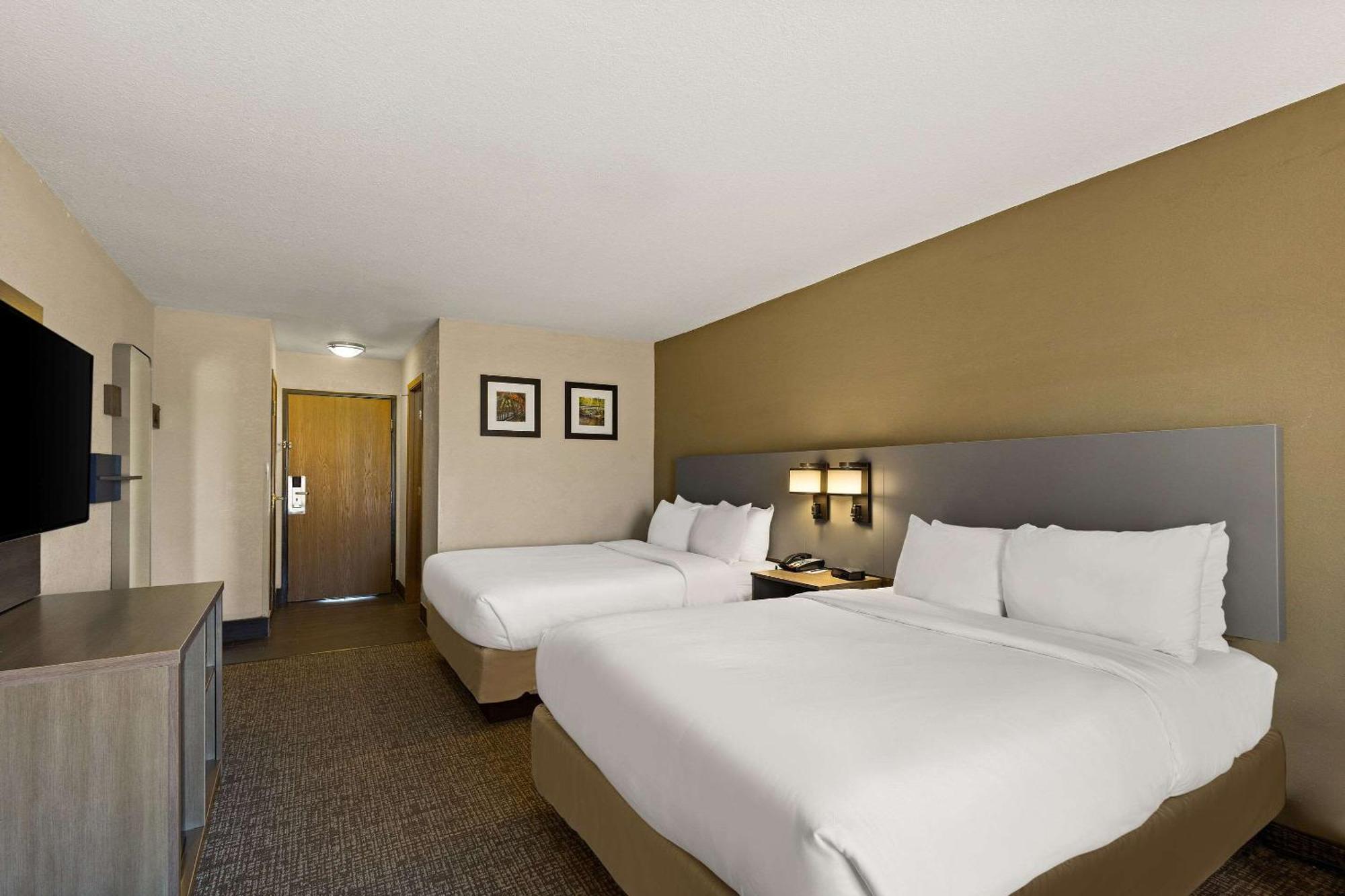 Comfort Inn Huntington Near University Экстерьер фото